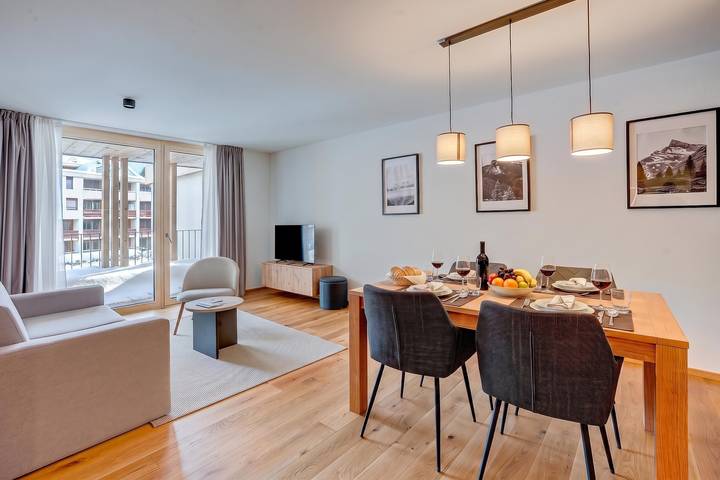 Ferienwohnung für 4 Personen, mit Balkon und Kinderpool in Mesocco