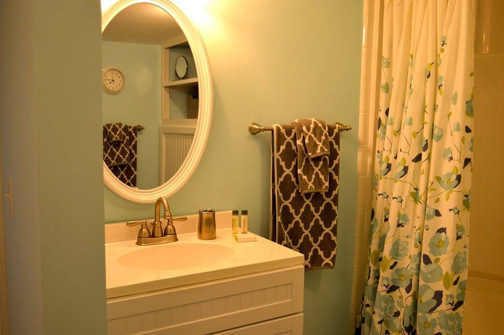 Ganzes Haus, ruhige pastorale Einstellung, 2 Meilen von Liberty University Campus in Virginia