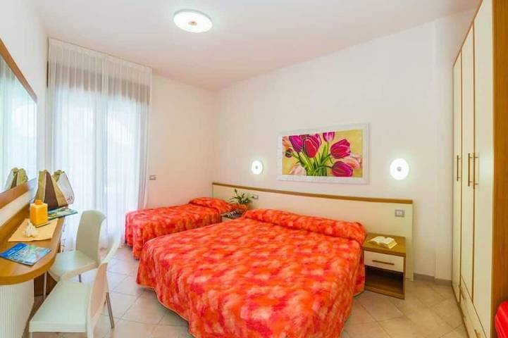 Ferienpark für 7 Personen, mit Pool und Balkon sowie Garten in Bibione - 2