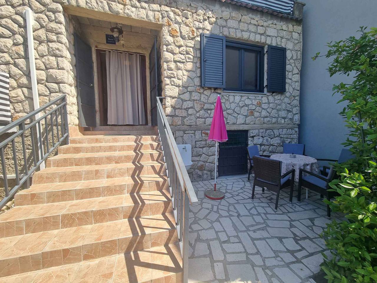 Ganze Ferienwohnung, Ferienwohnung für 4-5 Personen mit Terrasse  in Novi Vinodolski, Primorje-Gorski Kotar