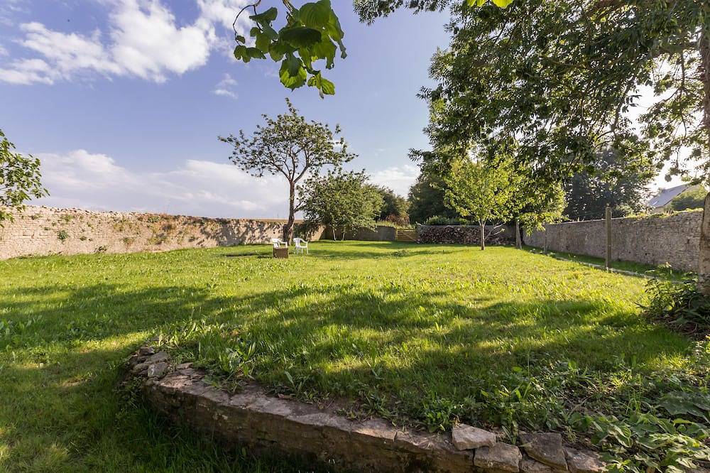 Beautiful house with sea view and fireplace in Ver-sur-Mer, Côte de Nacre
