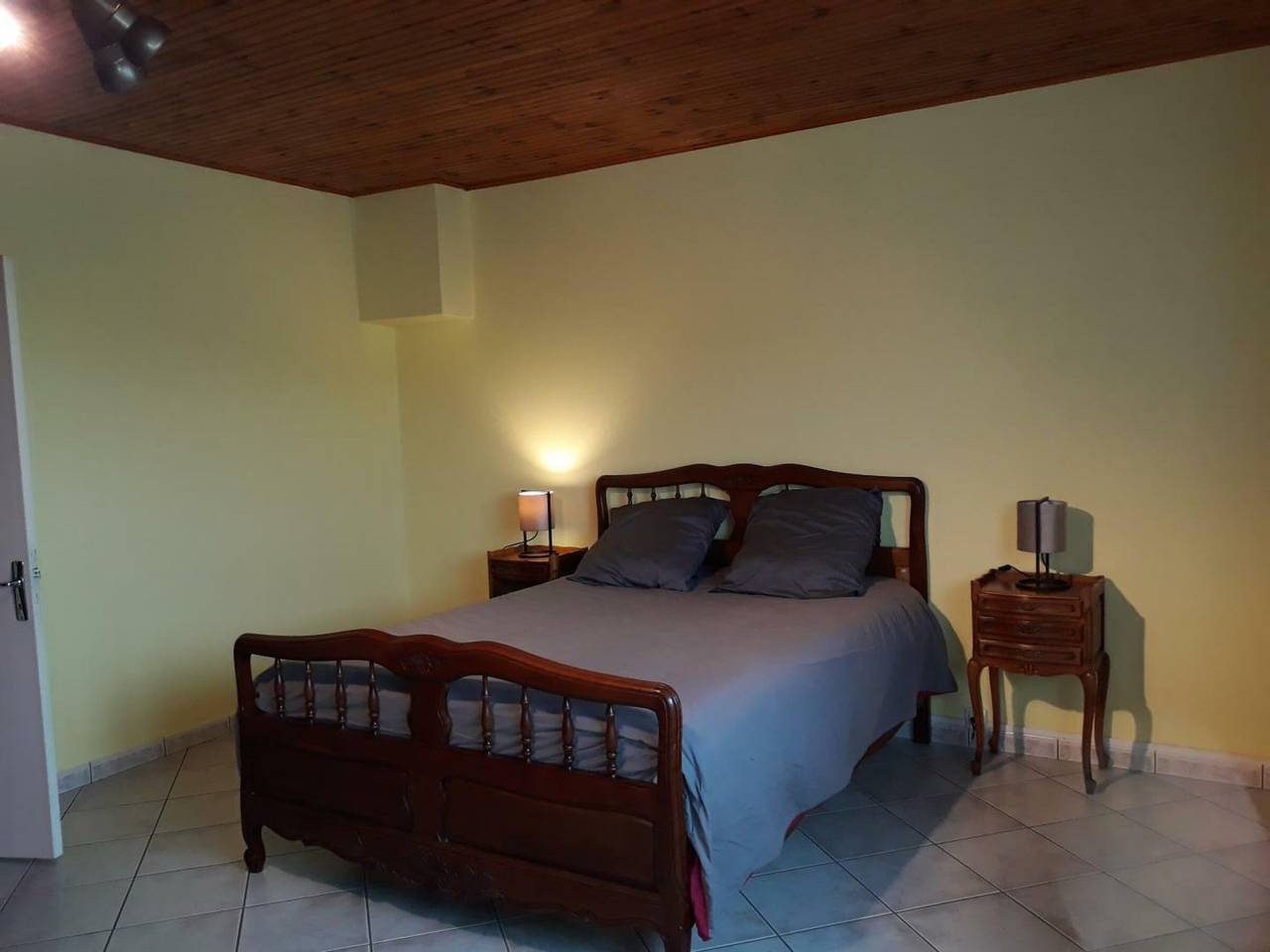 Charming countryside house with peaceful garden, pets allowed in Saint-Victor-sur-Rhins, Roanne region