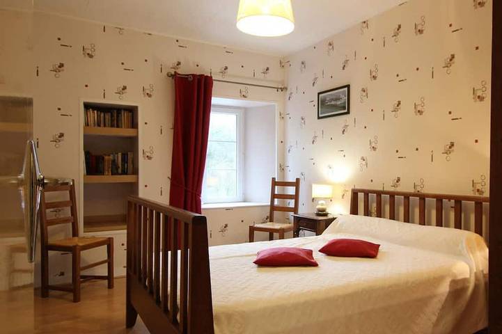Gîte pour 4 personnes, avec jardin à Vasteville - 3
