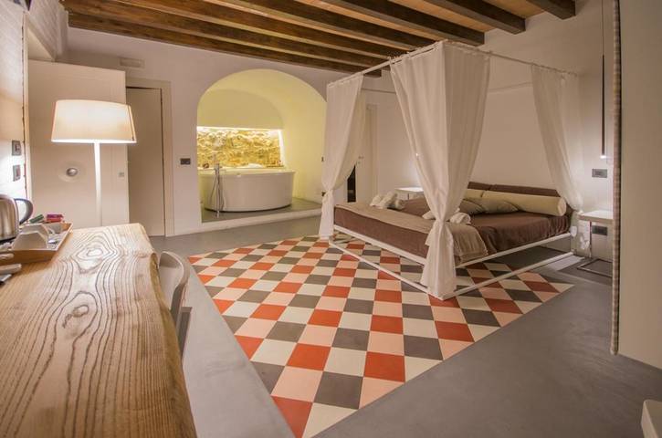 Appartamento per 2 persone, con Idromassaggio e Sauna a Caltanissetta