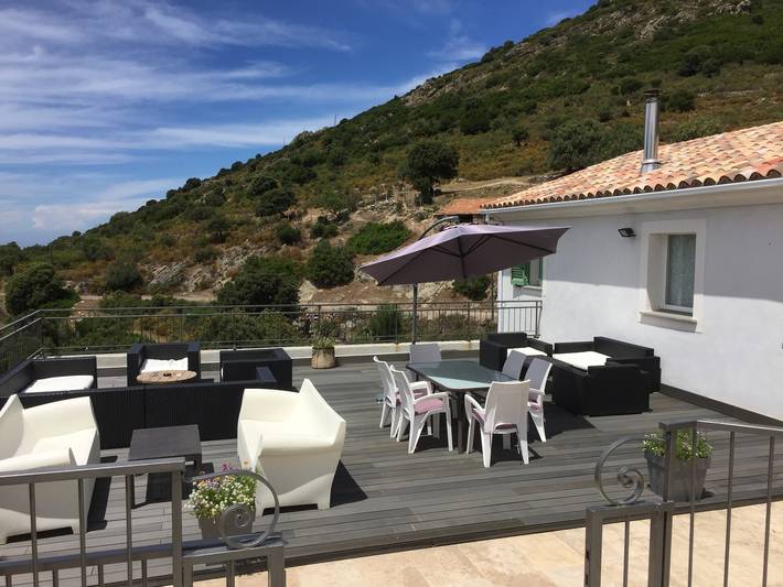 Location de vacances pour 8 personnes, avec piscine et terrasse à Pietralba - 3