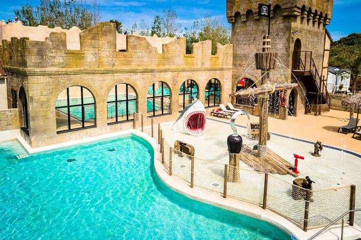 Camping für 6 Personen, mit Terrasse, kinderfreundlich in Vias - 4