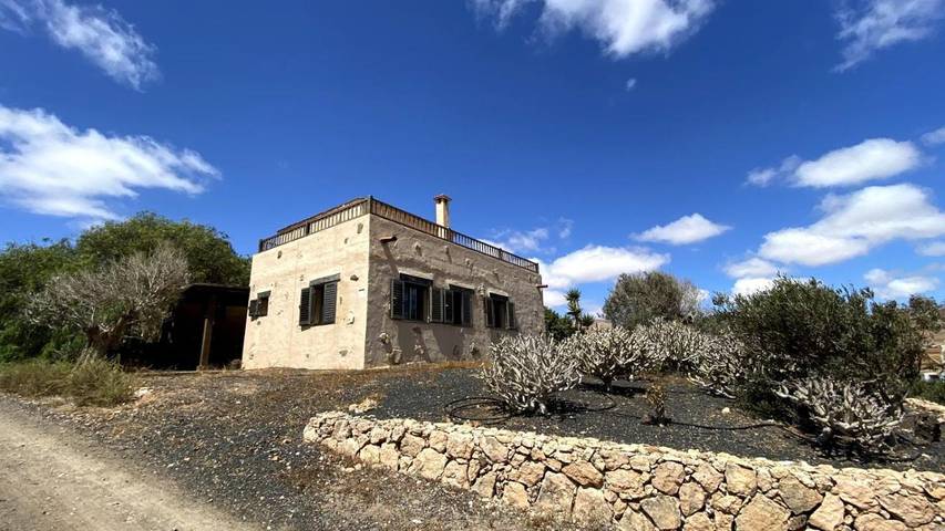 Location de vacances pour 4 personnes, avec vue et jardin dans Tetir - 3