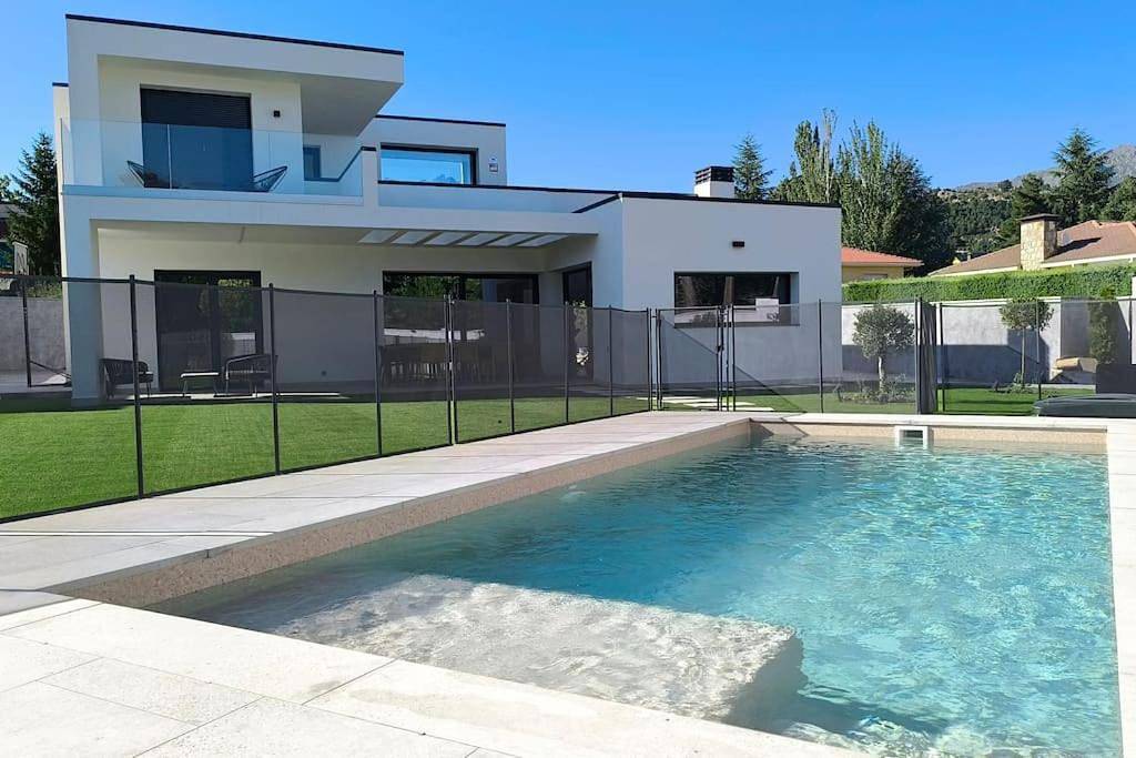 Precioso Chalet Sierra Madrid in Becerril de la Sierra, Área Metropolitana de Madrid