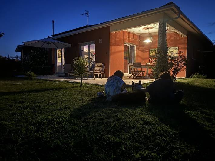 Gîte pour 6 personnes, avec terrasse ainsi que piscine et jardin, animaux acceptés dans Gousse