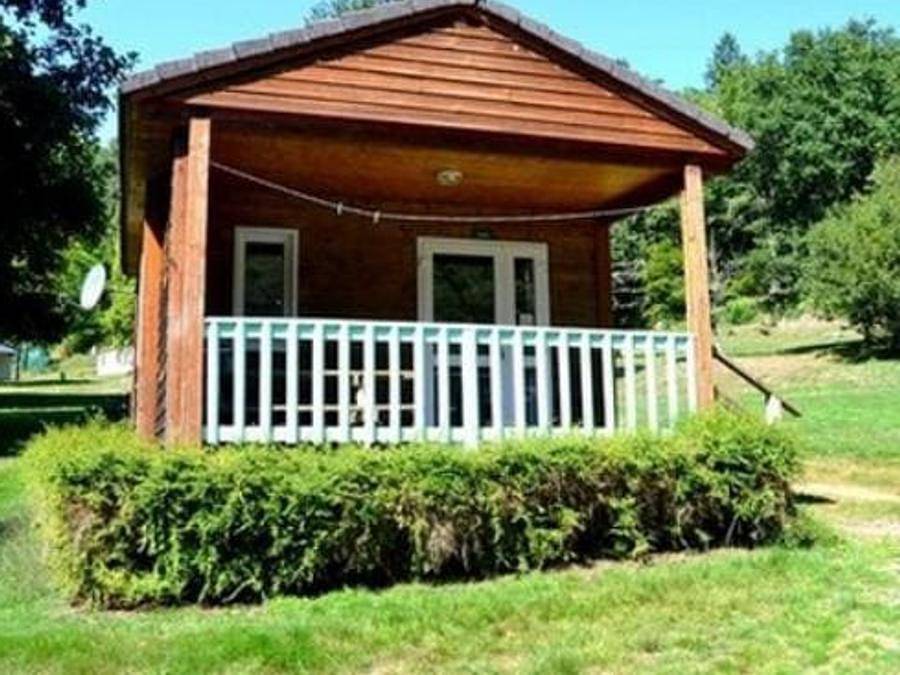 Camping Au Bois de Calais - Chalet 4 personnes - Chalet Arbre : 2 chambres + Tv, 4 pers in Région de Tulle
