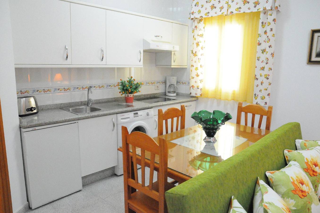 Appartement de vacances entier, Tourist flat with Wi-Fi in Vecindario, Santa Lucía de Tirajana