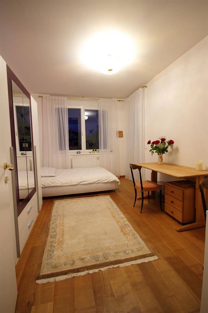 Ganze Ferienwohnung, Zimmer mit Queensize Bett/ Etagenbad in Klagenfurt am Wörthersee, Klagenfurt-Villach