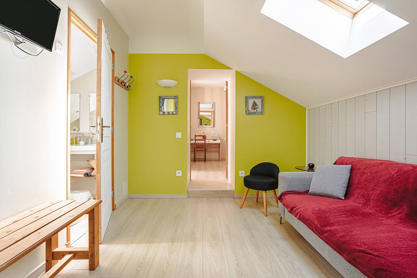 Suite familiar “Aix” luminosa y espaciosa con salón privado in Virson, Region de Rochefort