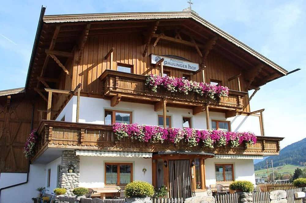 Pension Bauernhof Paulingerhof - Doppelzimmer mit Dusche od. Bad, Wc in Stubaier Alpen, Axams