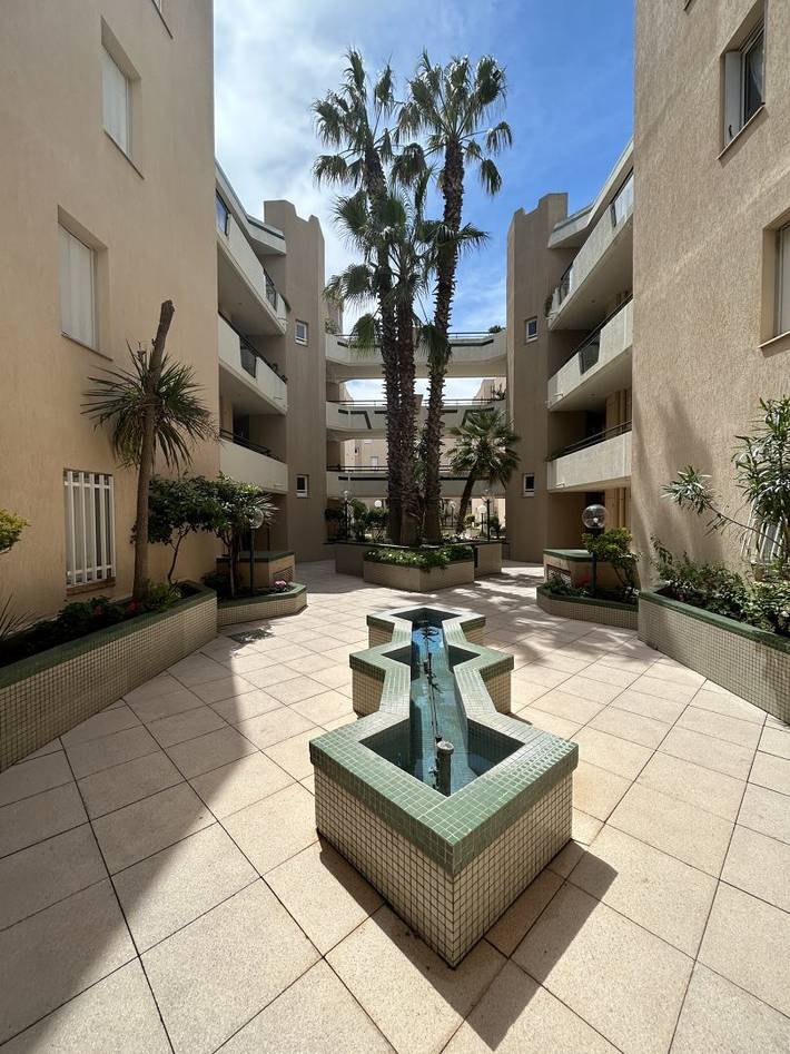 Gîte pour 5 personnes, avec jardin ainsi que piscine et terrasse dans Plage Lazaret - 4