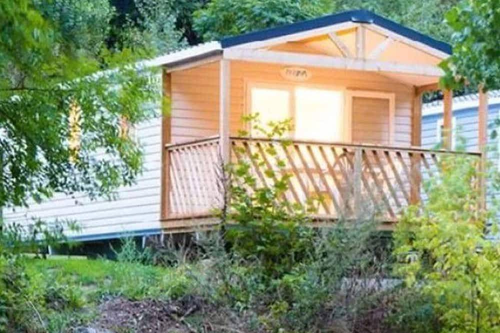 Mobile home with terrace for 4 people in Meyrueis in Meyrueis, Cévennes