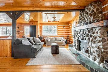 Chalet pour 10 personnes, avec jardin et vue, animaux acceptés dans Mont-Tremblant
