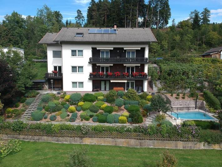 Ferienwohnung für 4 Personen, mit Ausblick und Garten