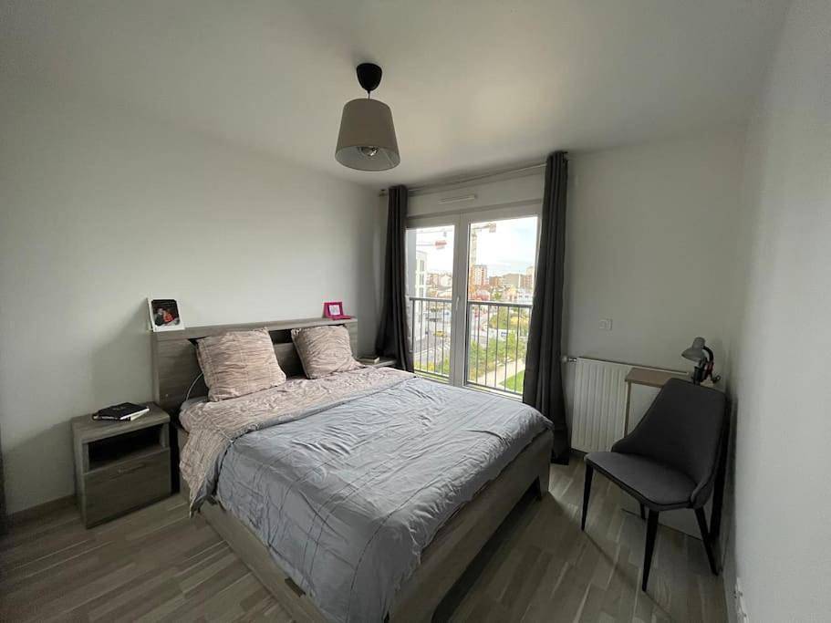Appartement entier, One-Bedroom Apartment in Bois-Colombes, Hauts-de-Seine