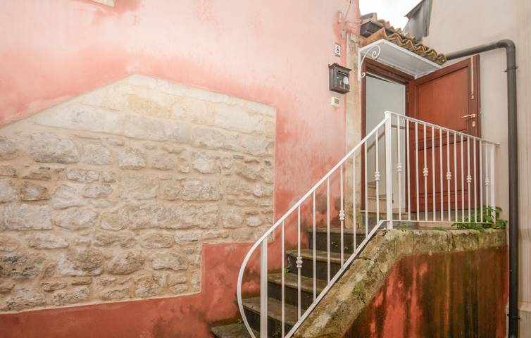 Acogedor apartamento con terraza y aparcamiento, cerca de Ragusa in Ragusa (Sicilia), Provincia de Ragusa