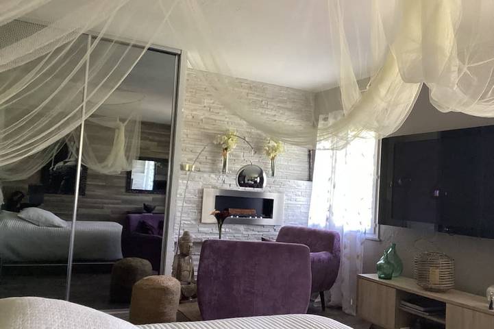 Außergewöhnliche Villa in Vence in ruhiger ländlicher Umgebung in Vence, Mittelmeerküste (Frankreich)