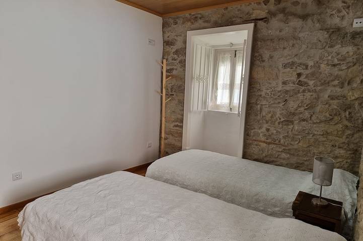 Casa da Ti Alzira - a refuge at the foot of the mountain with a touch of tradition in Évora de Alcobaça, Île de Faial
