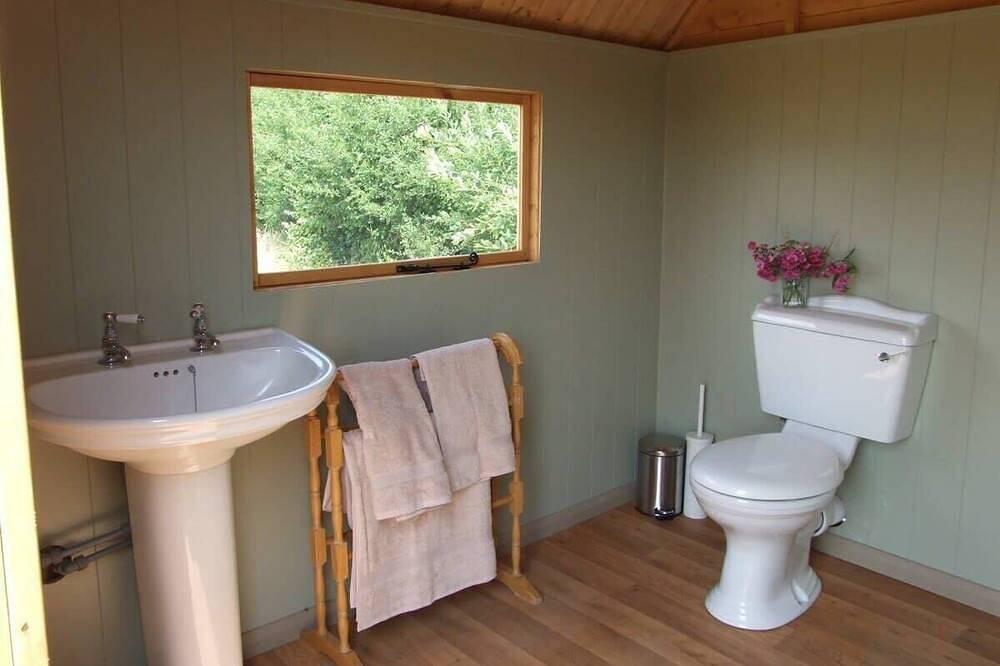 Yurt 'Oak' aislado en el campo de West Sussex in Fernhurst, South Downs