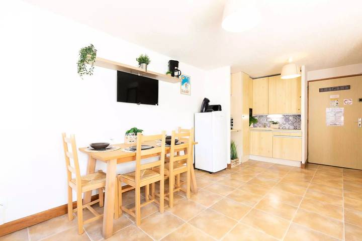 Gîte pour 4 personnes, avec Balcon et Vue dans Office De Tourisme De Saint Laurent Soulan - 4