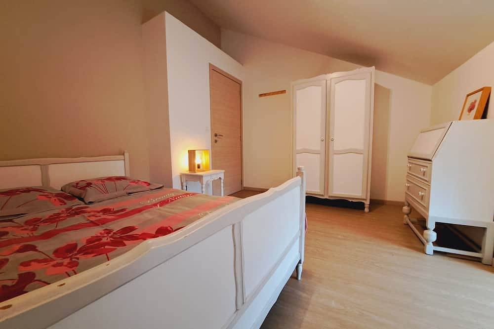 D'un coin à l'autre-Gîte-Familie-Eigenes Badezimmer-Blick auf die Landschaft in Nadrin, Houffalize