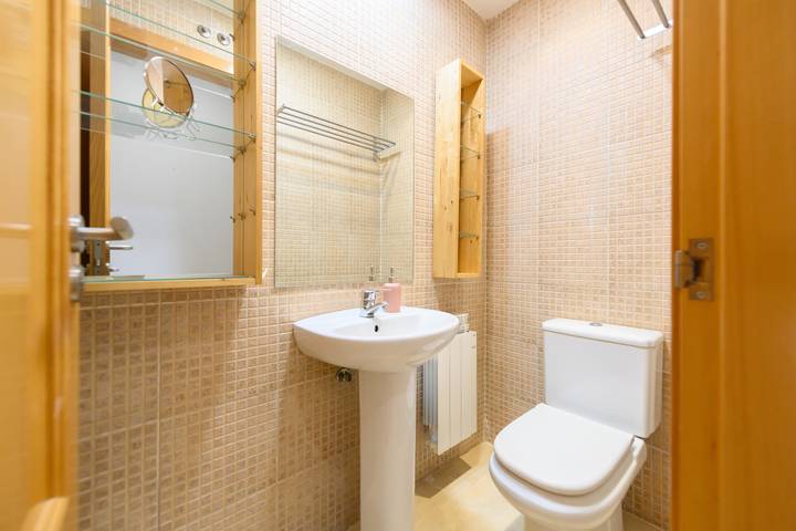 Apartamento entero, M Apartamento de 2 Dormitorios a Pasos de in Centro (Madrid), Madrid