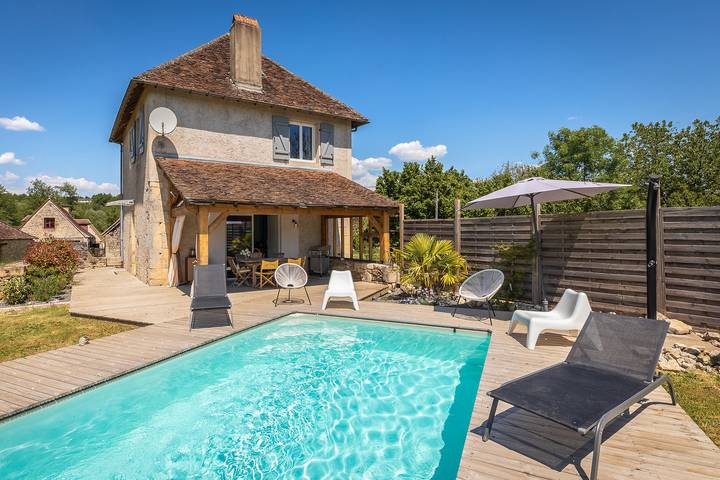 Gîte pour 6 personnes, avec piscine à La Bachellerie