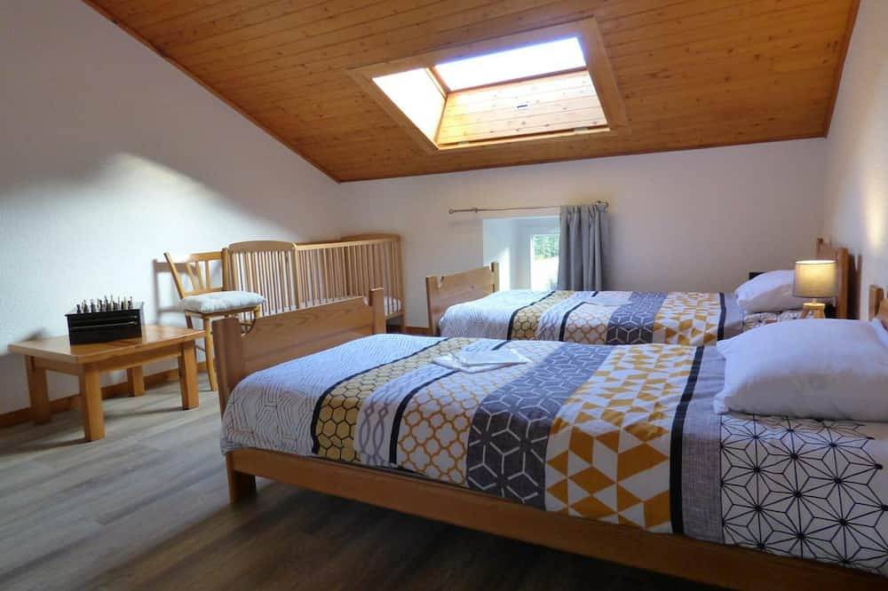 Gîte 3 Épis pour 4 Pers, Nature & Animaux Acceptés in Apinac, Montbrison