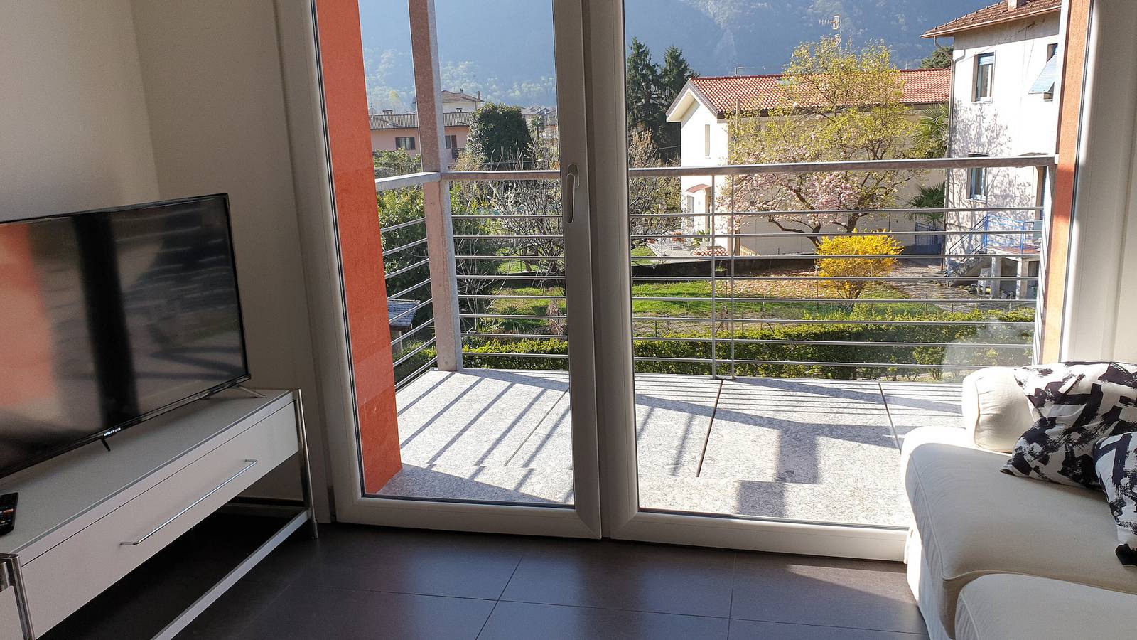 Ganze Wohnung, Ferienwohnung "Modern" mit Bergblick & Wlan in Porlezza, Gemeinde Porlezza