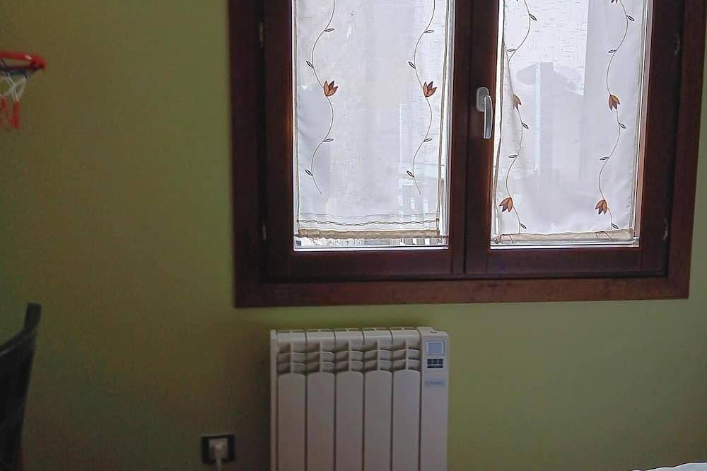 Entire apartment, Apartamento Familiar Cerca de las Pistas de Esquí in Villanúa, Spanish Pyrenees