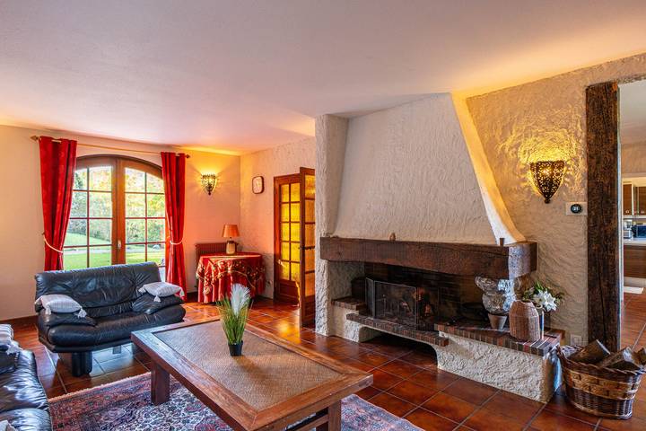 Location de vacances pour 12 personnes, avec piscine et jardin, animaux acceptés à Pouzac - 2