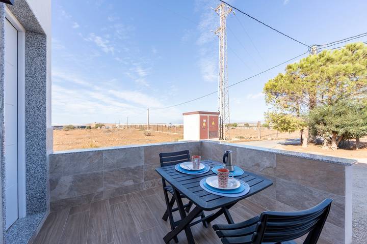 Appartement entier, Appartement 'La Palmera' avec terrasse privée et climatisation in Níjar, Costa de Almería
