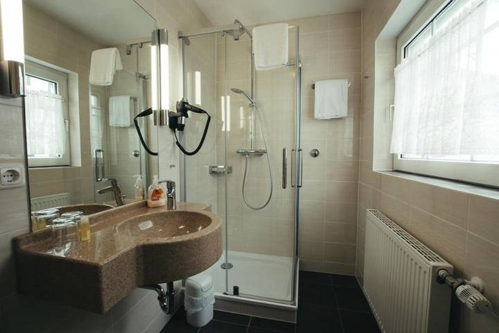 Hôtel pour 3 personnes, avec jardin et terrasse