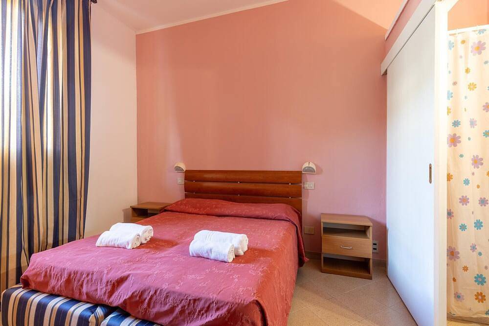 Entire apartment, Spacious Lakefront Apartment in Tuoro sul Trasimeno, Lake Trasimeno