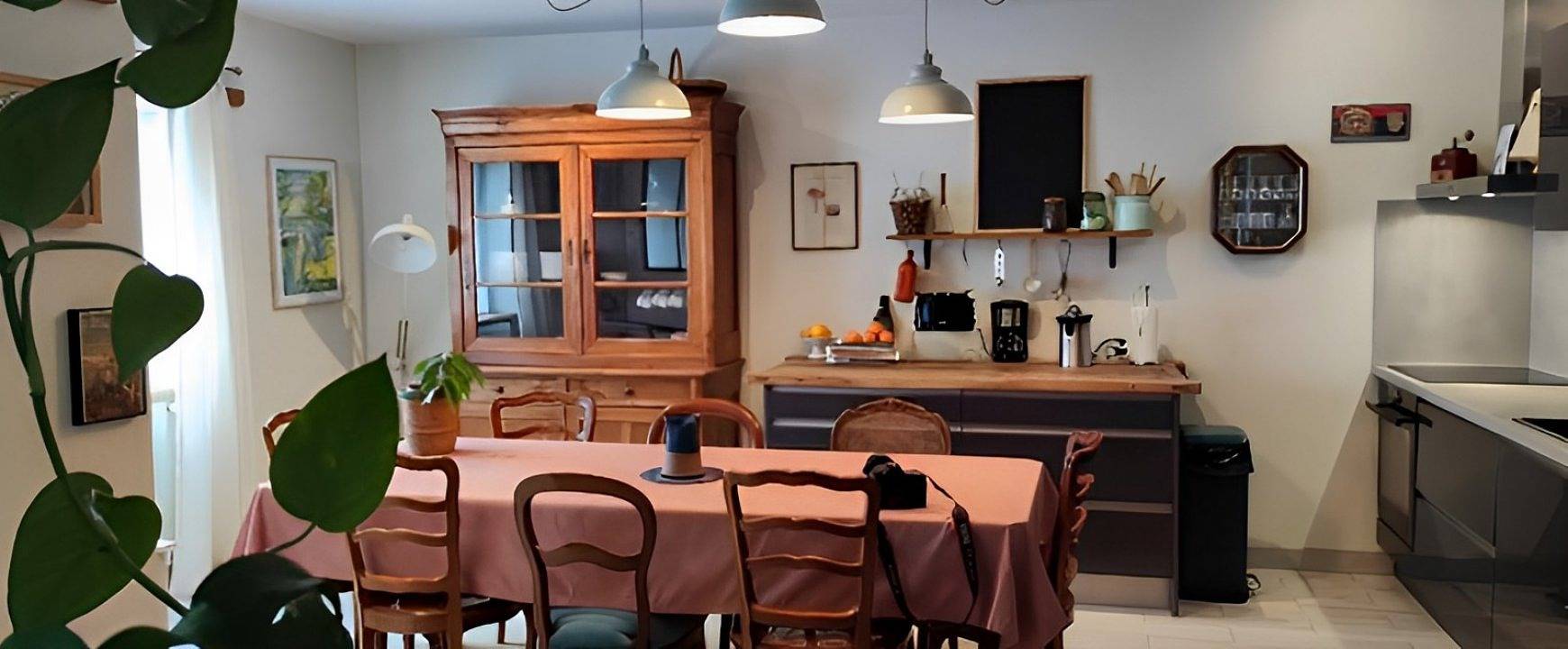 Très grande maison en centre-ville avec jardin in Semur-en-Auxois, Montbard region