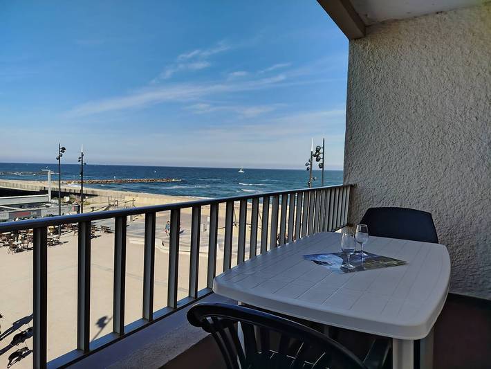 Gîte pour 4 personnes, avec terrasse dans Plage Maillol