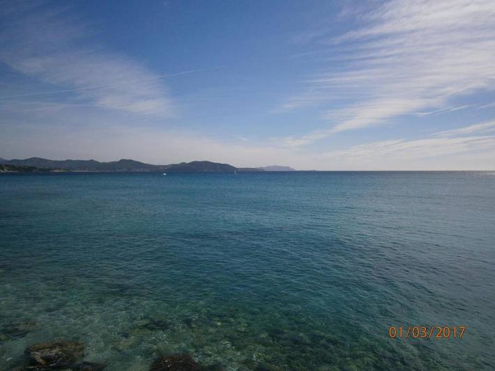 Gîte pour 2 personnes, avec Balcon ainsi que Terrasse et Vue dans La Grande Plage (La Ciotat)
