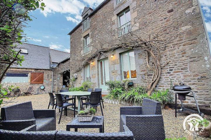 Gîte pour 6 personnes, avec Jacuzzi ainsi que Terrasse et Jardin à Saint-Hélen