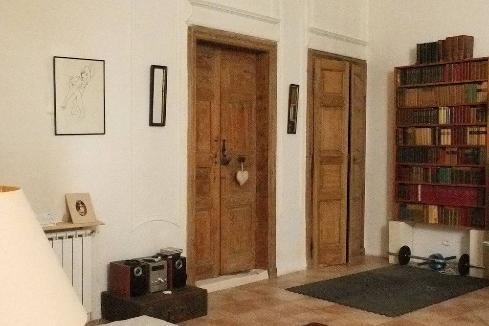 18th century house in the city center in Beaucaire, Nimes region