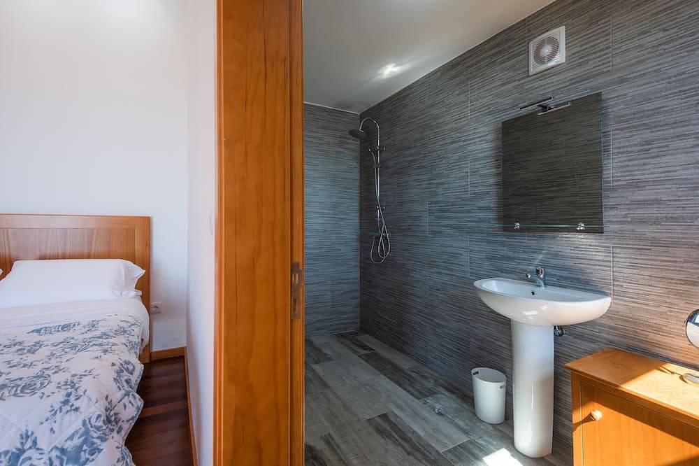 Beautiful country Villa with a small house onsite which together sleeps 6 people in Estreito da Calheta, Madeira