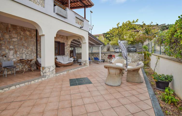 Casa vacanza per 6 persone, con giardino e terrazza nonché piscina, con animali domestici in Calabria