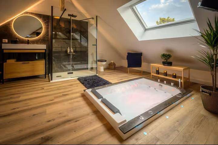 Gîte pour 2 personnes, avec jacuzzi et jardin à Perthes