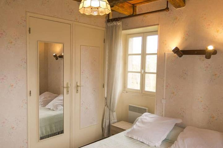 Casita en Corrèze | Wifi, TV, terraza y barbacoa, espacios verdes privados. in Puy-d'Arnac, Brive-la-Gaillarde region