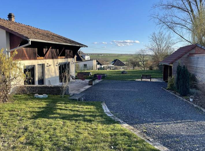 Appartement de vacances pour 4 personnes, avec vue ainsi que jardin et piscine