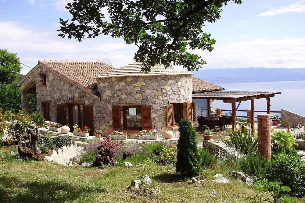 Villa Tramontana - Steinvilla mit Pool & Meerblick wenige Autominuten vom Strand in Moscenicka Draga, Primorje-Gorski Kotar