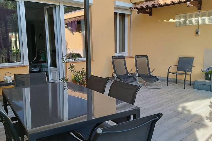 Gîte pour 7 personnes, avec balcon dans Office de Tourisme de Cagnes sur Mer